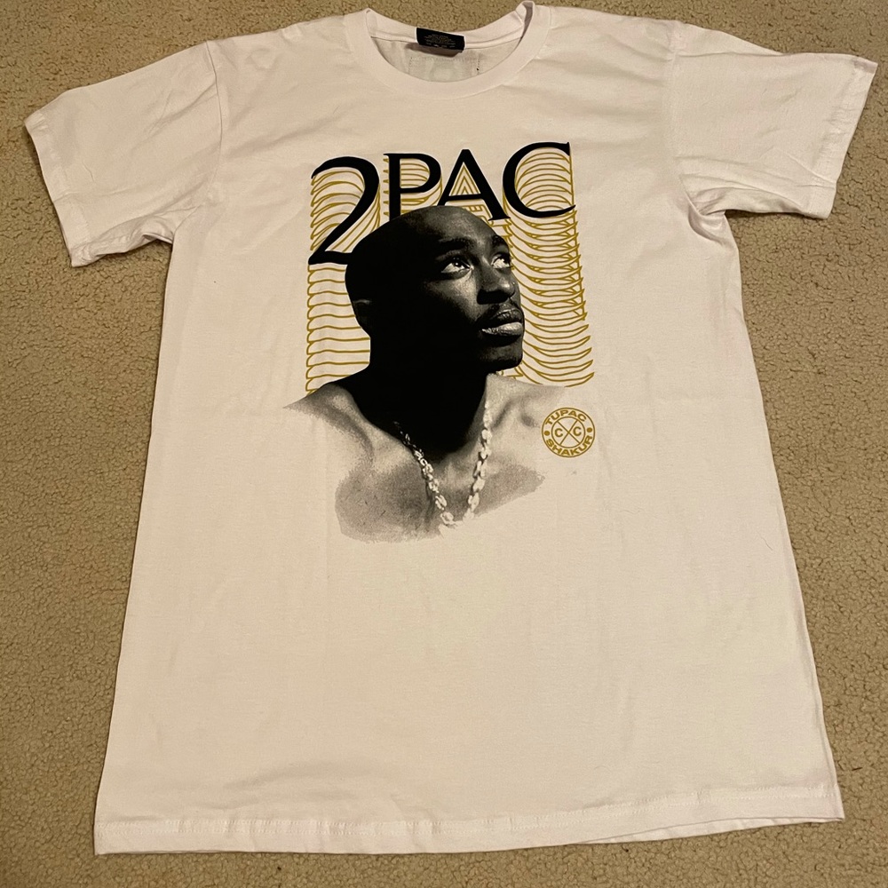 men’s size medium cross colours tupac shirt